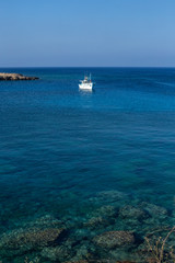 Obraz premium yacht in the blue sea