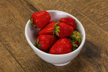 Sweet strawberry in the bowl