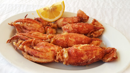Grilled squid with lemon