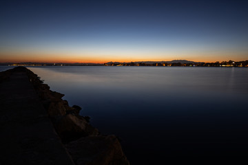 Obraz premium Late sunset sky view over a calm sea