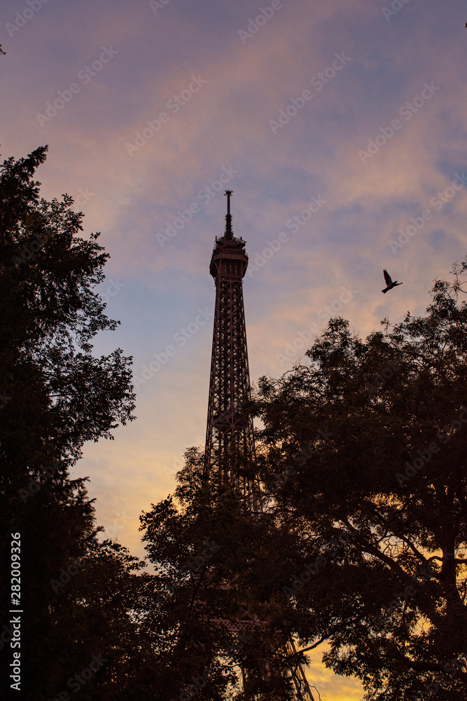 Wall mural tour eiffel