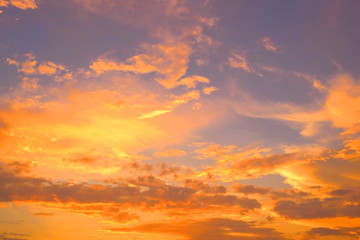 夏　雨上がり　幻想的な夕景