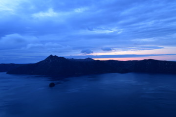 夜明け　摩周湖