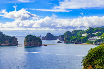 沢田公園から眺める西伊豆の風景、前方に見えるのは堂ヶ島、静岡県西伊豆町仁科にて