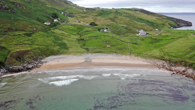 Mucross Head is a small peninsula about 10km west of Killybegs in County Donegal in north-west Ireland and contains a popular rock-climbing area, noted for its unusual horizontally layered structure