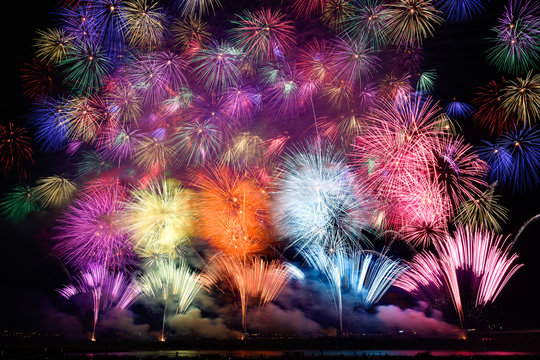 長岡花火 の画像 1 302 件の Stock 写真 ベクターおよびビデオ Adobe Stock