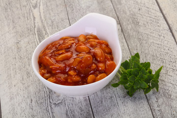 Baked kidney with tomato sauce