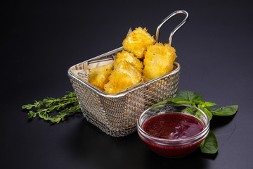 Fry camembert cheese with sauce