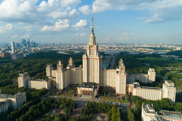 Fototapeta na wymiar aerial view of moscow state university and the park in Moscow