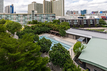Fototapeta premium BANGKOK, THAILAND - June 10 : Bangkok city skyline aerial view at day time and skyscrapers of midtown bangkok. on June 10, 2019 in Bangkok.