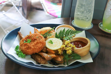 fried pork, deep fried pork