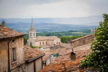 Fototapeta premium View over the roofs of Bonnieux, a small village in Provence