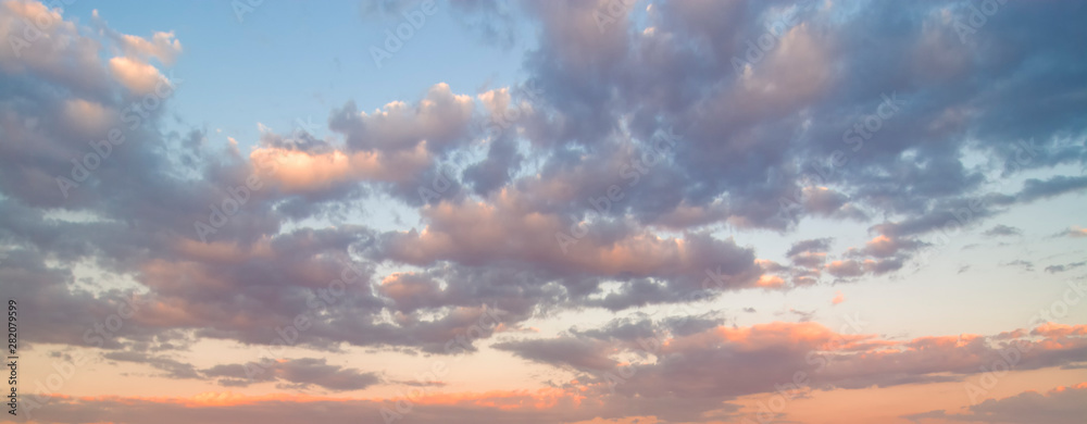 Wall mural beautiful sunset sky. nature sky backgrounds.