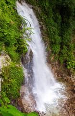 Naklejka premium Prefektura Yamanashi Miasto Hokuto Dolina rzeki Ishizuru Ni no Taki (wodospad Hatsumi)