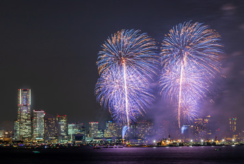 横浜みなとみらいスパーリングナイト花火大会