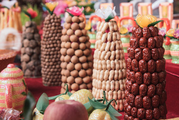  Towers made of five cereals hope for  bumper harvest on chinese valentines's day