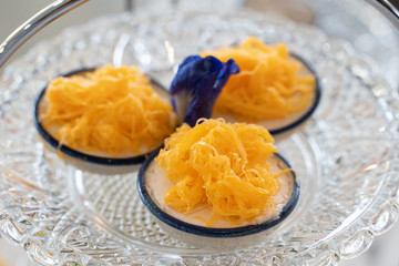 Steamed banana cake with Golden threads