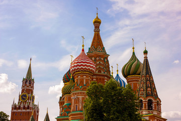 Fototapeta na wymiar St. Basil's Cathedral in the center of Moscow