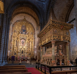 Fototapeta na wymiar The altar inside of the San Vicente de Ávila in Avila, Spain