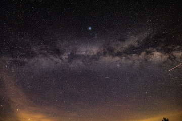 A full arc of the Milky Way Galaxy visible