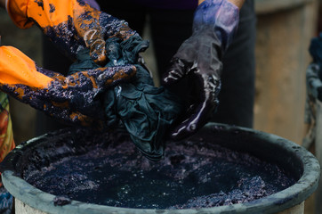 Indigo dyeing process