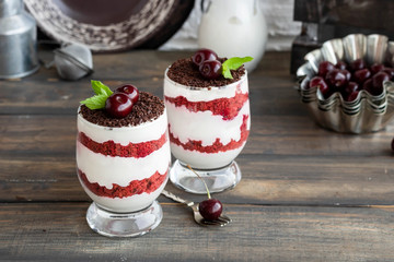 Trifle red velvet with cherry