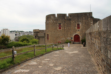 Fototapeta na wymiar medieval castle in brest in brittany (france) 