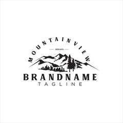 Fototapeta na wymiar Landscape Mountain logo design inspiration / Vintage Mountain Adventure Hipster Emblem Logo design 