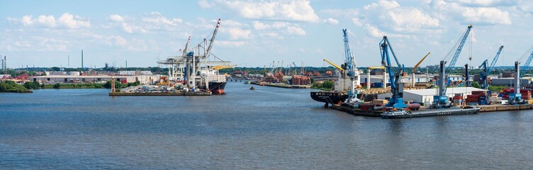 Fototapeta na wymiar Hamburg Hafen Panorama