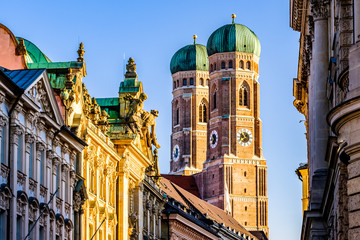 Famous Munich Cathedral - Liebfrauenkirche - obrazy, fototapety, plakaty