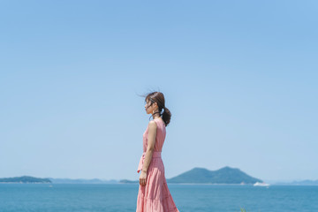 自然の中の女性