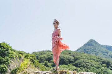 自然の中の女性