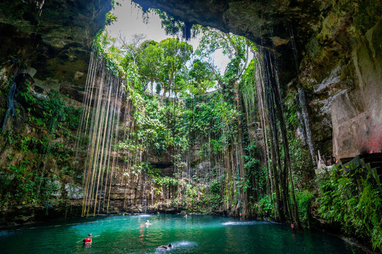 Cénote Chichen itza, une partie d'une des merveilles du monde et patrimoine de l'unesco Yucatan, Mexique