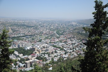 Views of the city from the top of the mountain from the park