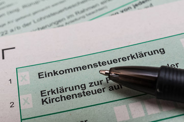 Obraz premium Finanzamt Steuererklärung einreichen 