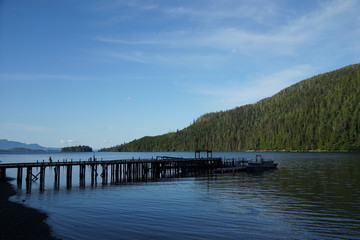 Obraz premium Ocean Pier and Boat Dock on the Water Alaska