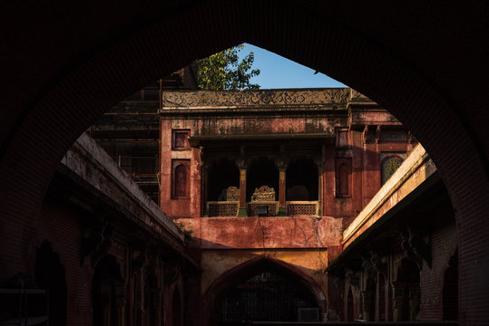 Wazir Khan Mosque Outside