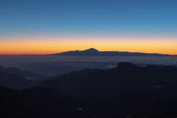 Fototapeta premium Teide and clouds
