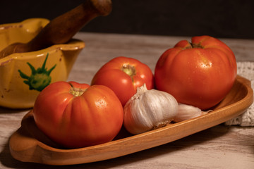 tomatoes and garlic