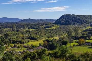 Fototapeta na wymiar Forest, mountains and farms in Santa Cruz do Sul