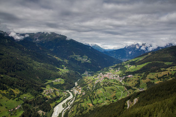 Fototapeta na wymiar Alpine Bergwelt