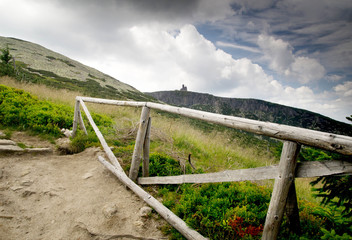 stony trail on the slope of the mountain Wielki Szyszak / Wysoke Kolo in the karkonosze / krkonose/ Giant Mountains in Poland  - obrazy, fototapety, plakaty