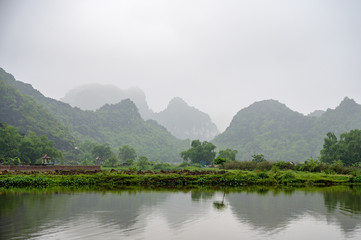 Obraz premium lake between the hills near Ninh Bing