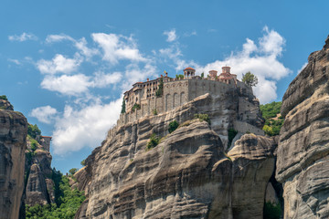 Fototapeta na wymiar Meteora - rock formation in central Greece hosting one of the largest and most precipitously built complexes of Eastern Orthodox monasteries