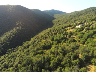 Paysage de montagne dans les Cévennes, vue aérienne