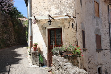 Fototapeta na wymiar Ruelle à Saint André de Majencoules, Cévennes