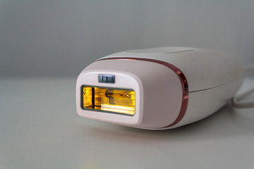 Pulsed light epilation (IPL) for hair removal at home