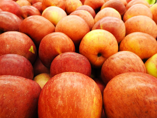  Juicy, ripe apples. Good background. Food.   