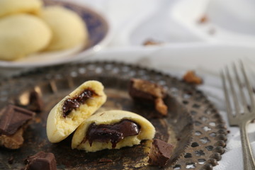 steamed buns filled with chocolate