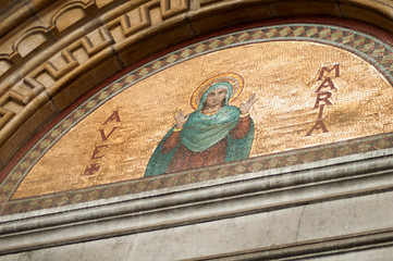 Fototapeta na wymiar Gold mosaic of virgin Mary and Jesus st. Mary's church Brussel Belgium